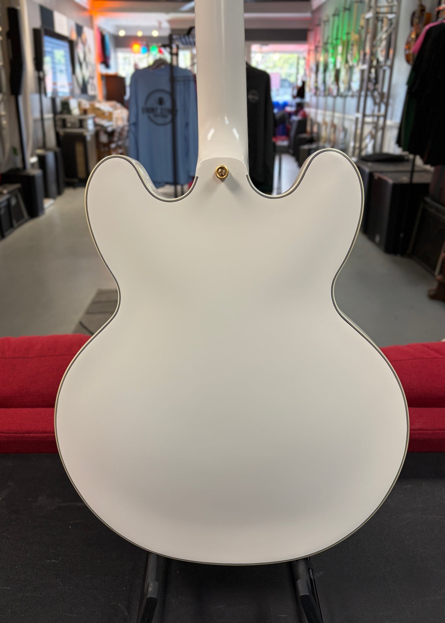 Epiphone Emily Wolfe "White Wolfe" Sheraton