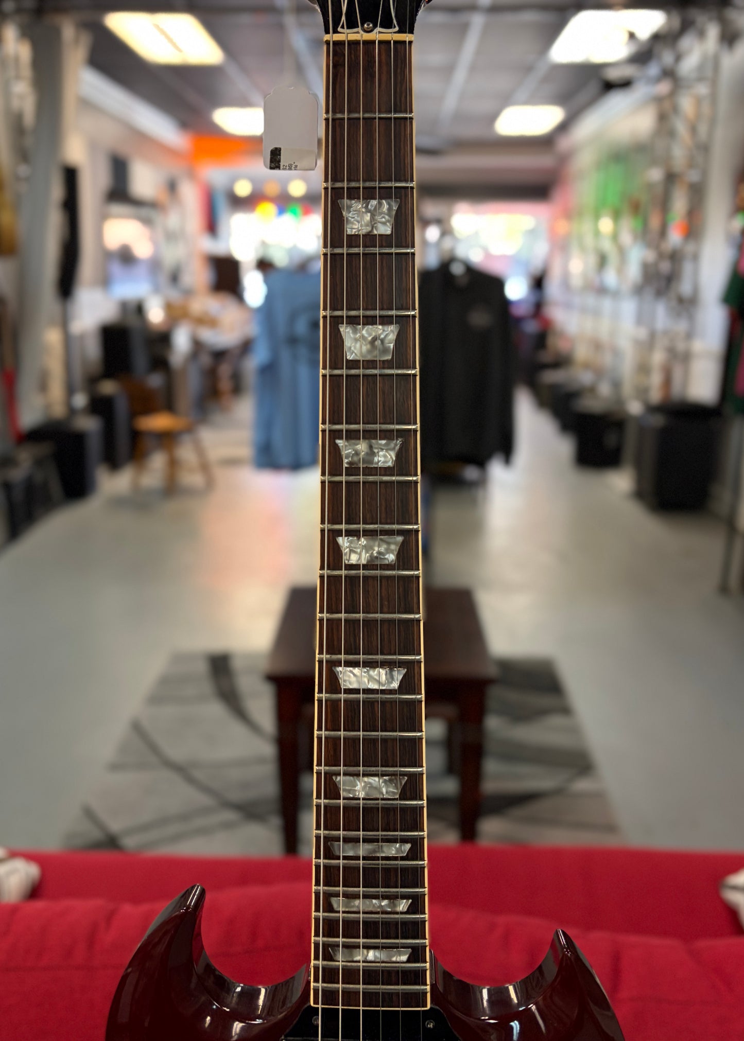 Gibson “Pre-Historic” ‘62 SG Standard Reissue (1986).