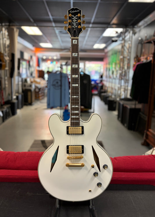 Epiphone Emily Wolfe "White Wolfe" Sheraton