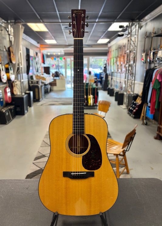 Martin D-18