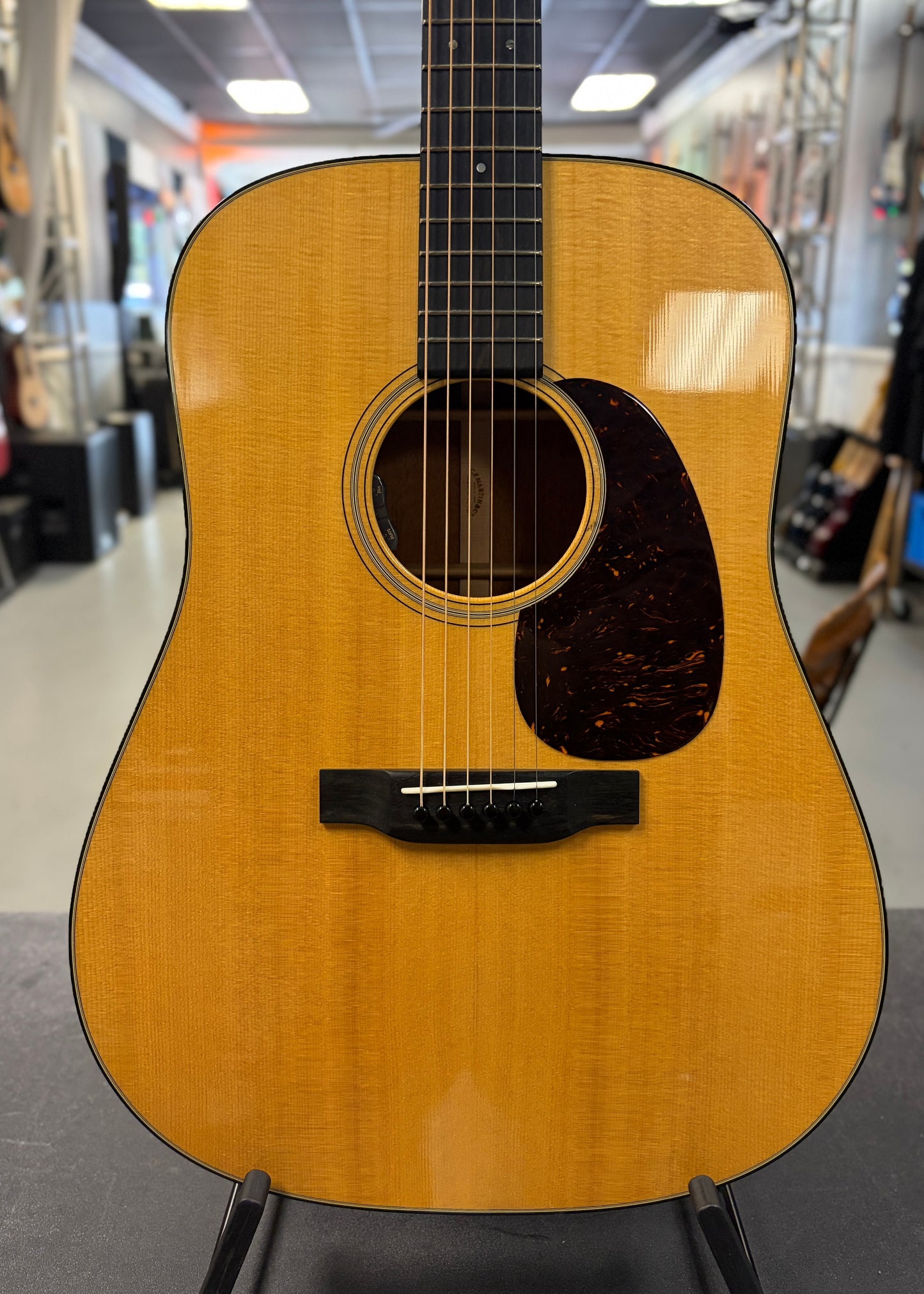 Martin D-18